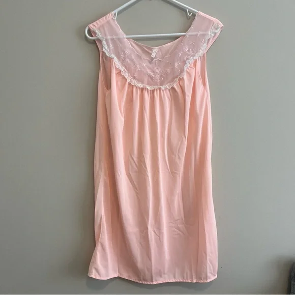 Vintage 70s Pink lace nightgown - Picture 4 of 5